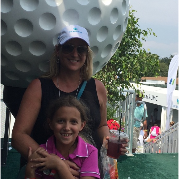 Meet your Posher, Claudine - Picture 2 of 3